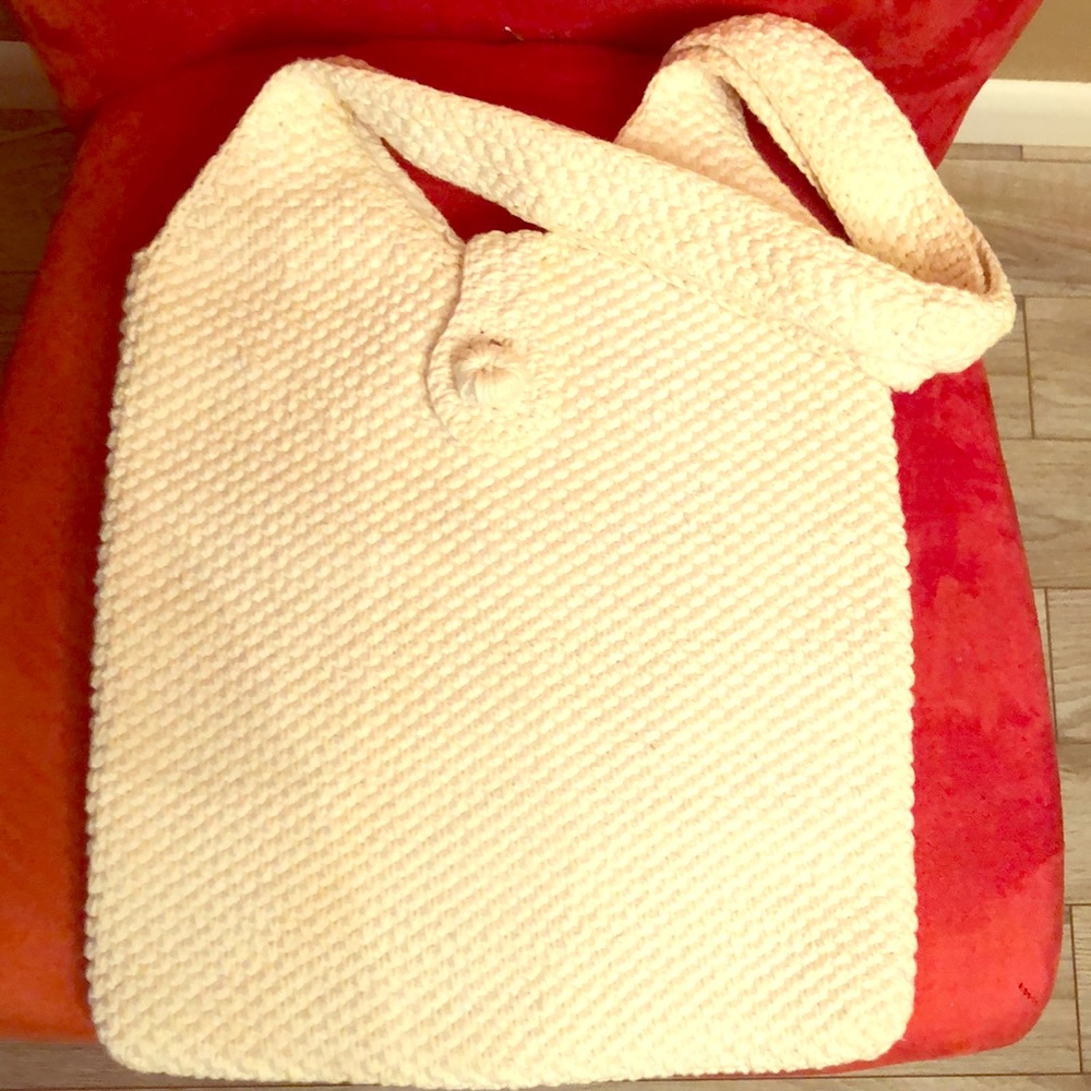 Vintage Knit Purse by Objectives w/button closure